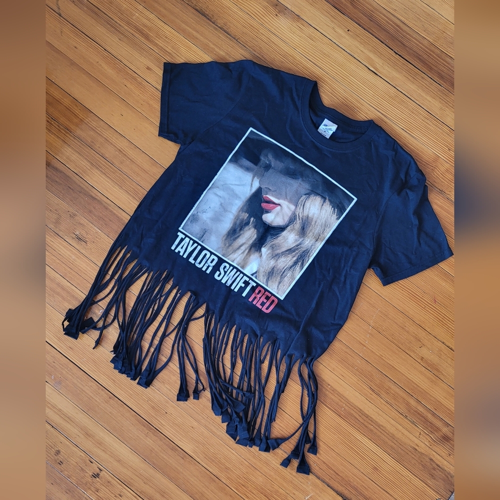 Taylor Swift RED Tour Fringe T-Shirt - Black